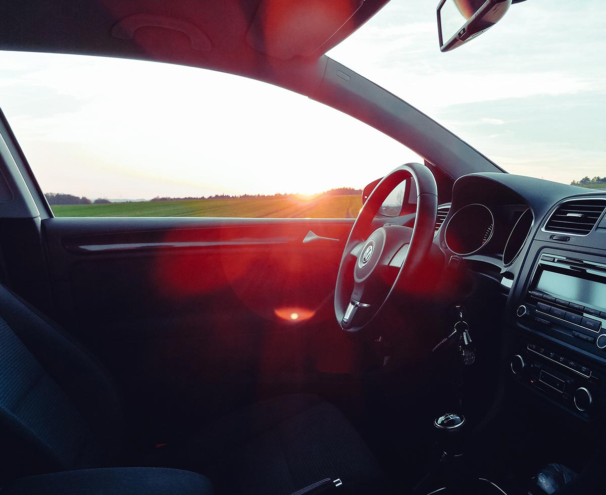 AutoHub - O seu centro de soluções Auto - CarrosUsados - Carros Como Novos - Carros Novos - Mercedes Benz, BMW, Ferrari, Porsche e Muito Mais em Lisboa- Carros usados Interiores