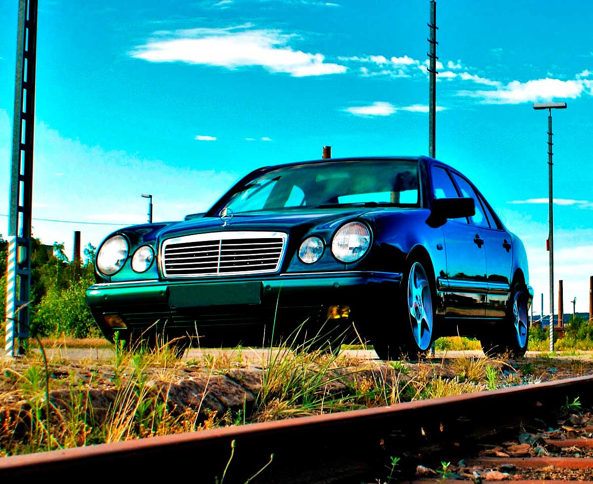 AutoHub - O seu centro de soluções Auto - Carros - Carros Como Novos - Carros Usados e Muito Mais em Lisboa- Mercedes-Benz Classe E