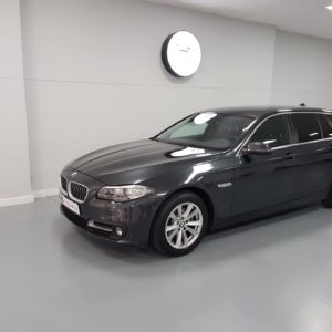 BMW Série 5 520 Luxury Usado 2015 Stand Automóveis em Lisboa Auto Hub Carros Usados como novo em Portugal_0