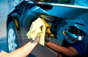 Como fazer a limpeza do seu carro - Auto Hub